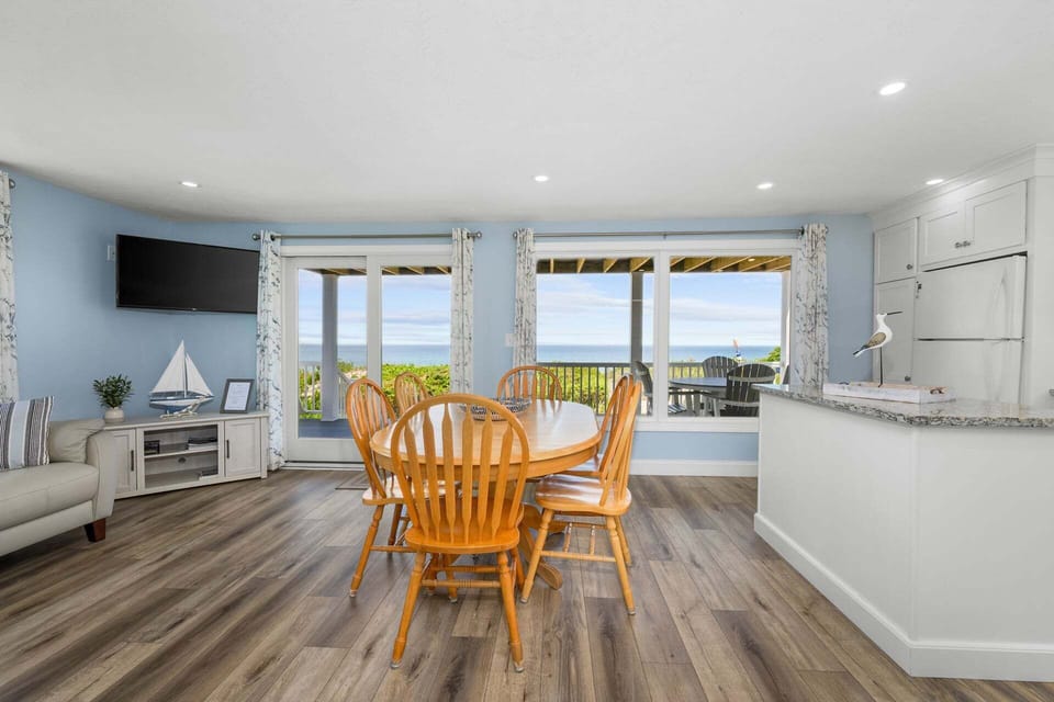 Dining area with kitchen - 1st Floor