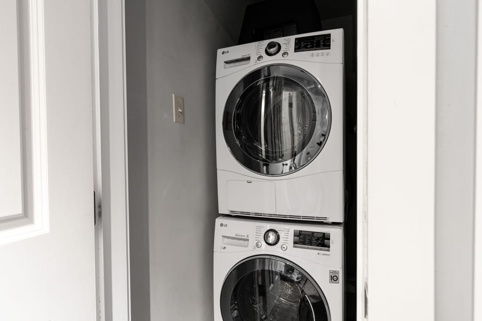 In-suite Washer/Dryer, Shared coined laundry facilities are also available in building for heavier loads.