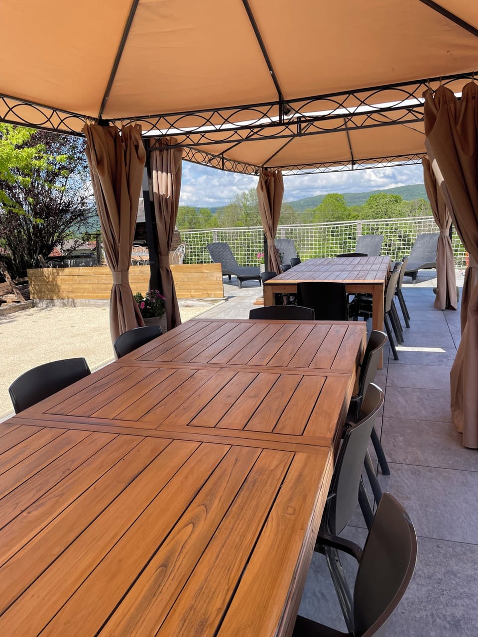 Outdoor dining