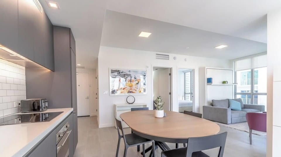 Enjoy easy meals in this comfortable dining area.
