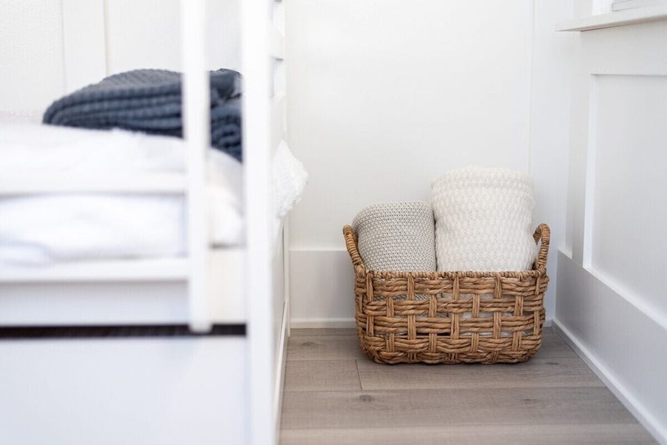 Bunk room with 2 twin beds and trendle