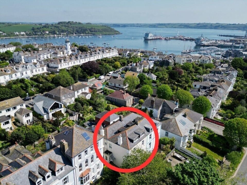 Woodlane Crescent aerial (1)