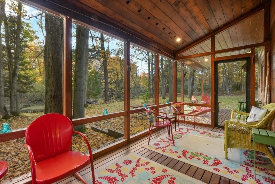 Three seasons porch.