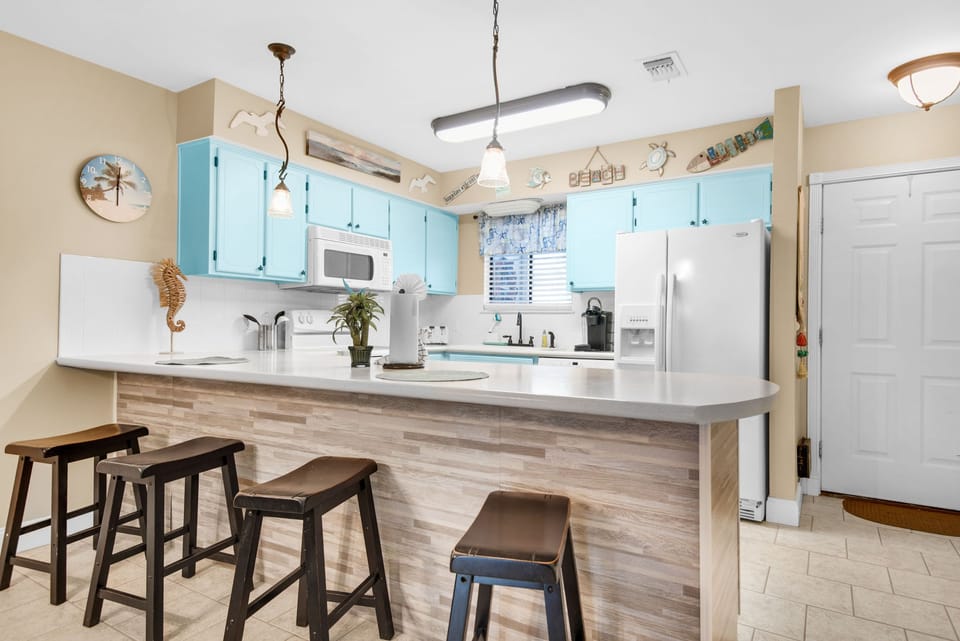 Eat-in bar seating