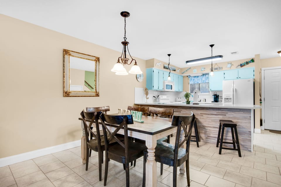 Dining table seats 6