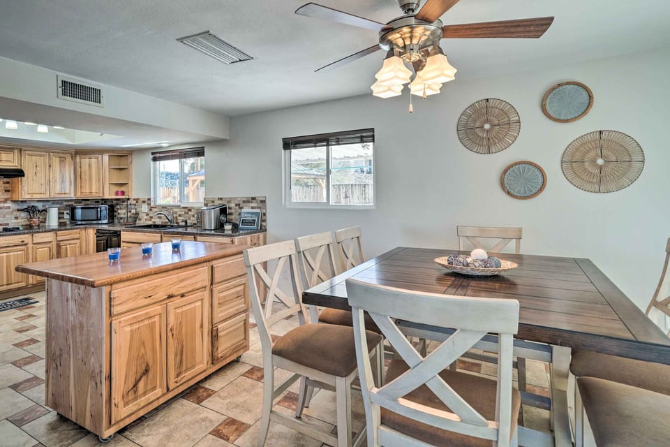 Kitchen/Dining Area