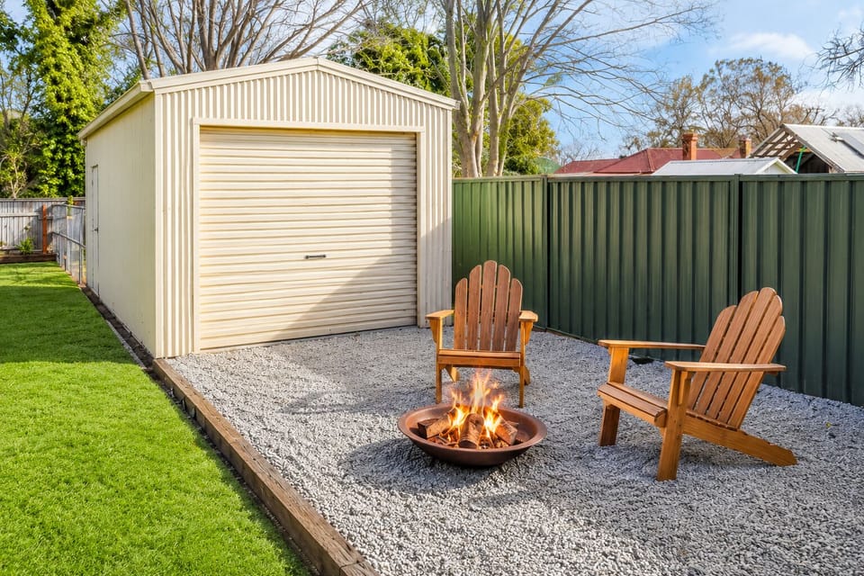 Gather around the fire pit for cosy evenings under the stars.