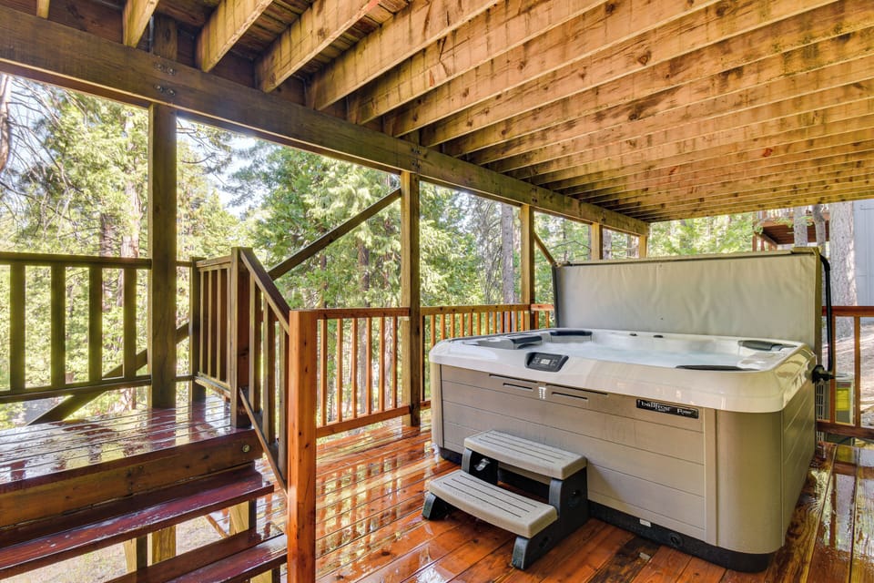 Furnished Deck | Outdoor Dining | Hot Tub