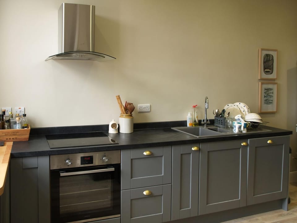 Fully appointed fitted kitchen | Neuadd, Menai Bridge, near Bangor