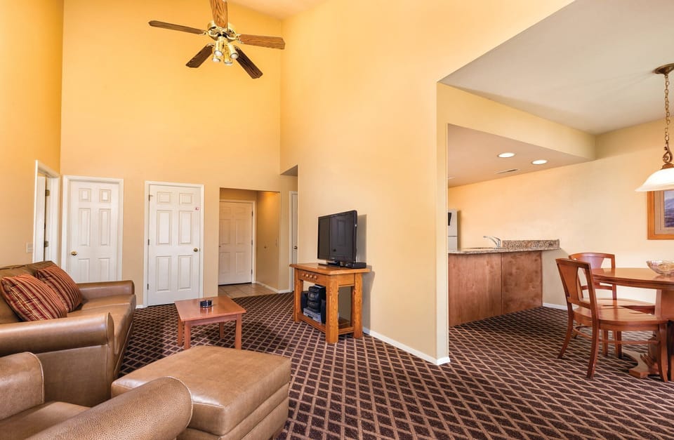 Kitchen & Living Area