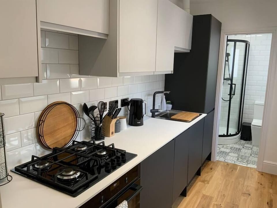 Kitchen (2)