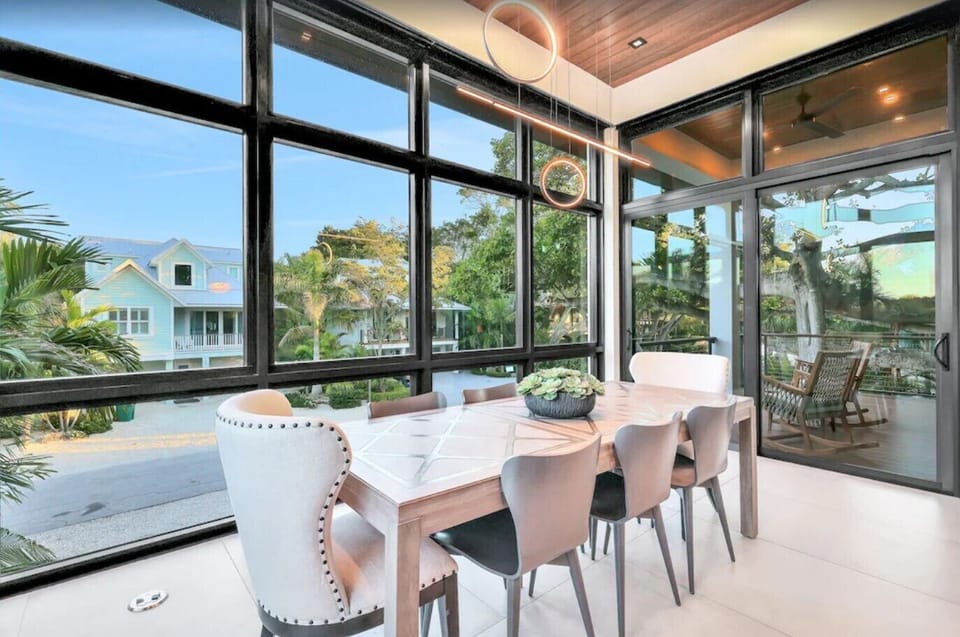 Plenty of seating with views