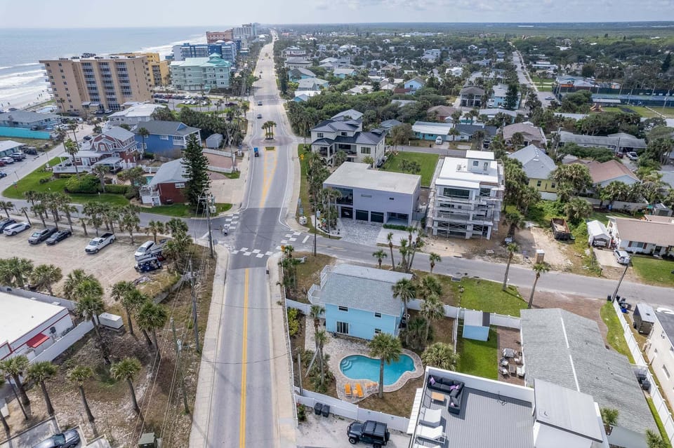 Aerial view of the home and where it is located.