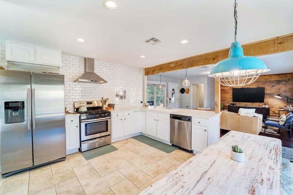 La Casa Kitchen is fully equipped with everything you need.  It opens up into the living space so you can cook and chat!