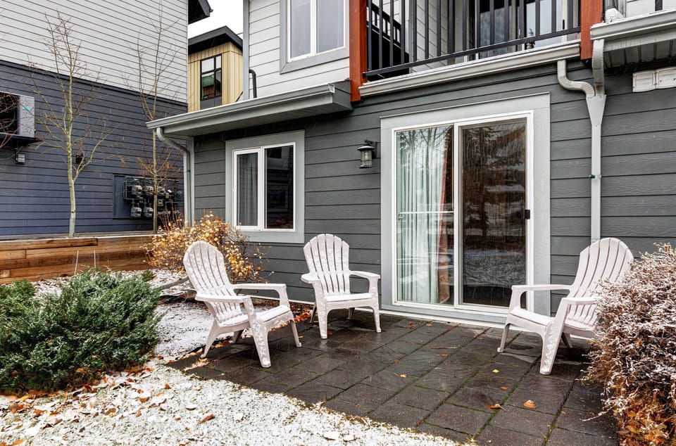Outdoor sitting area
