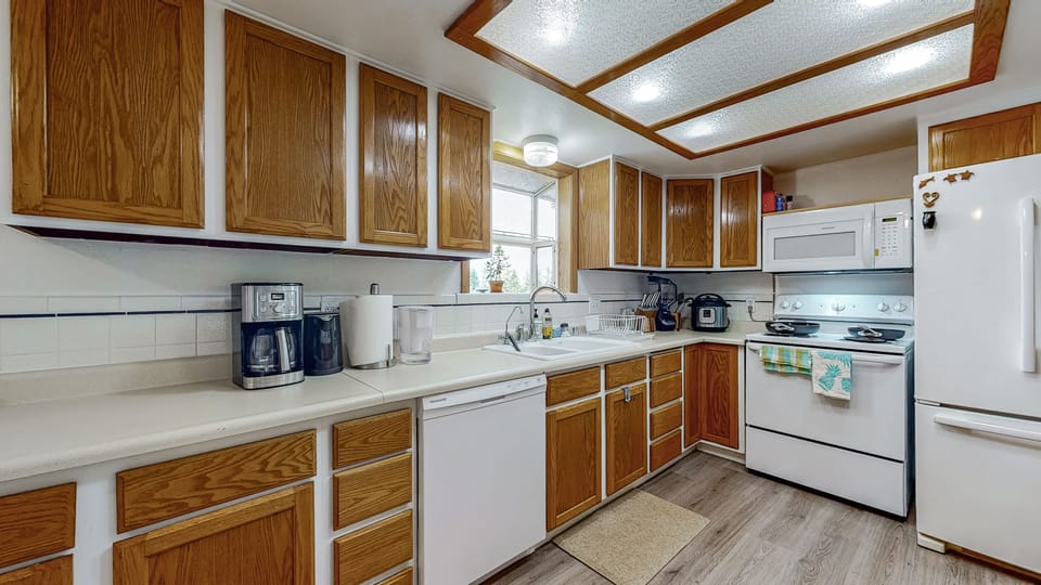 Upstairs kitchen 