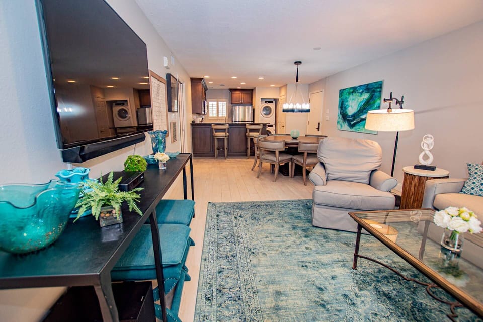 Open floor plan to share as a family and entertaining!