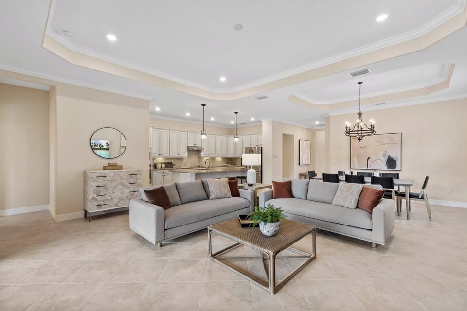Beautiful Décor Throughout