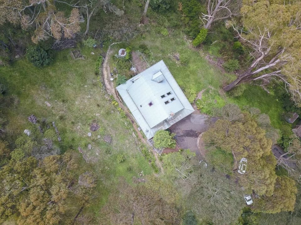 'Highgate' - As featured on the Cover of Highlife Magazine. World Class Highlands living at it's finest, 5 minutes to Bowral