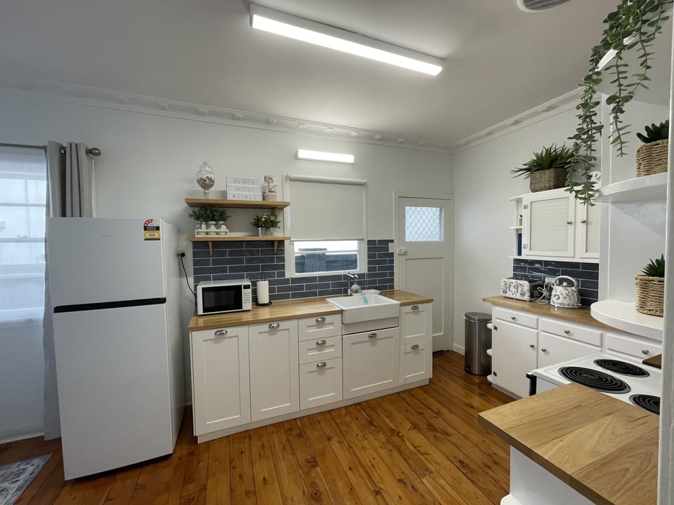 Dishwasher, blender, toasted sandwich machine