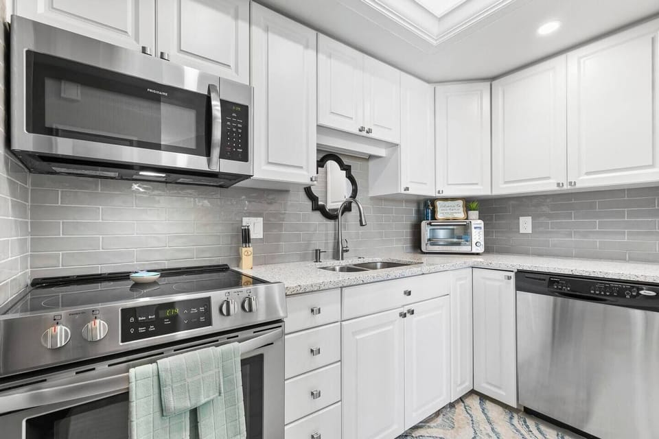 Updated Kitchen with all the Essentials