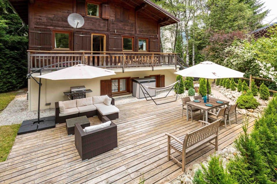Large outdoor terrace