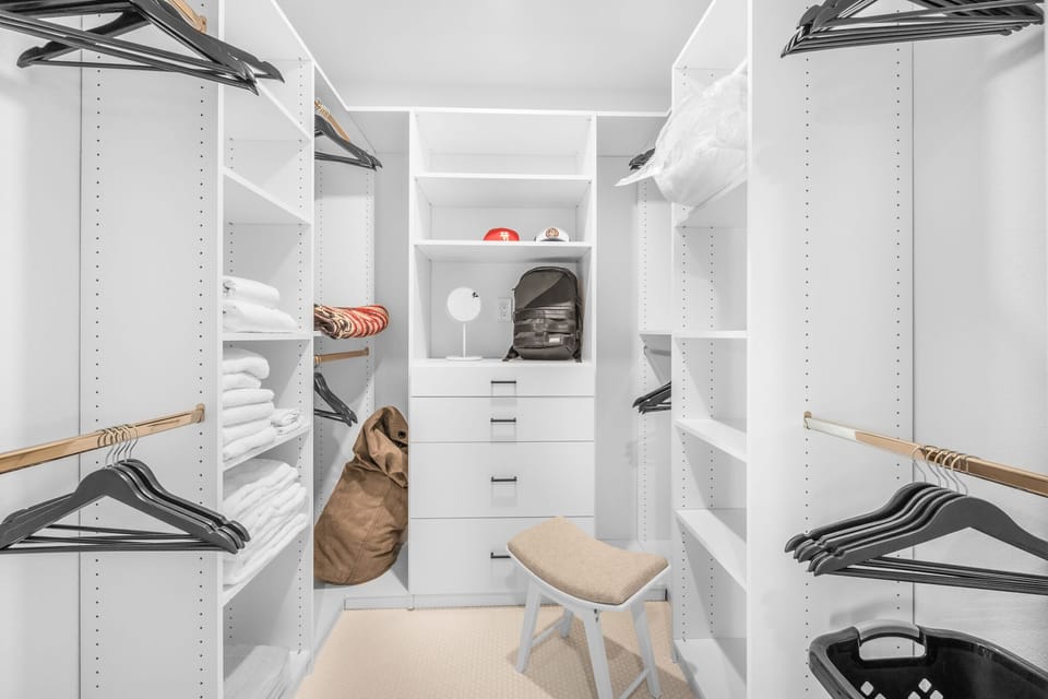 K0145 - Primary Bdr Walk-in Closet