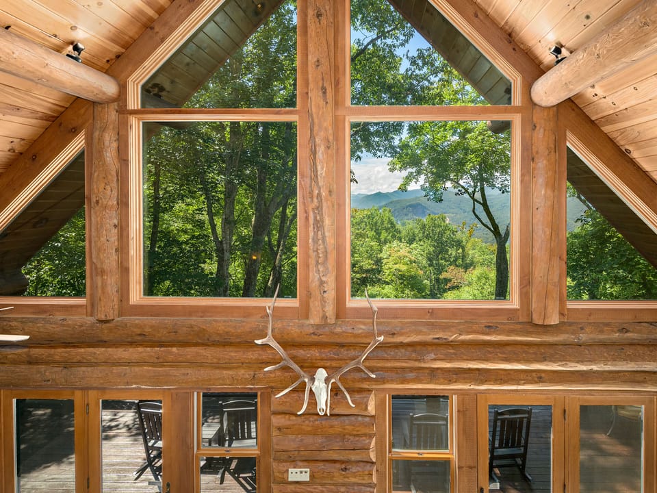 Beautiful mountain views every morning when you exit the upstairs Master.