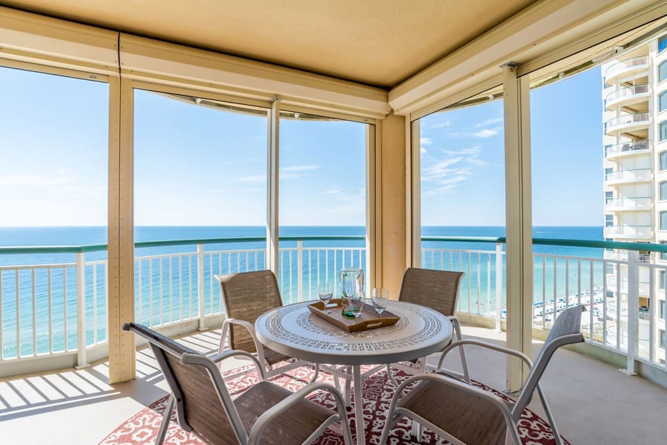 Beach Colony Tower 12C Deck Table And Chairs