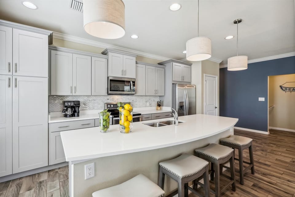 Lost Key Beach Therapy Kitchen Bar Seating for Four
