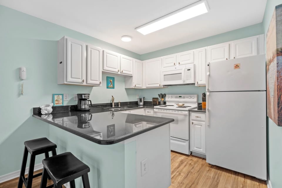 Grand Caribbean Unit 107E - Kitchen