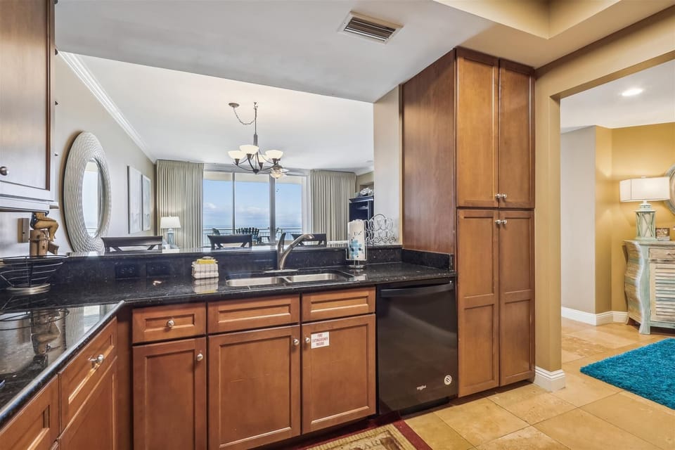 interior-kitchen-119365026