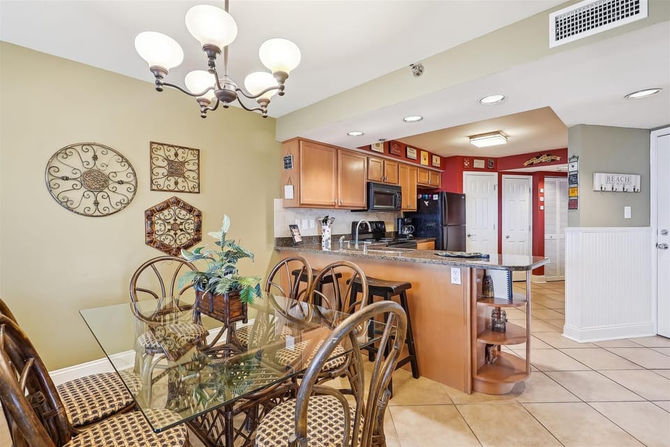 Perdido Sun 900 Dining Room