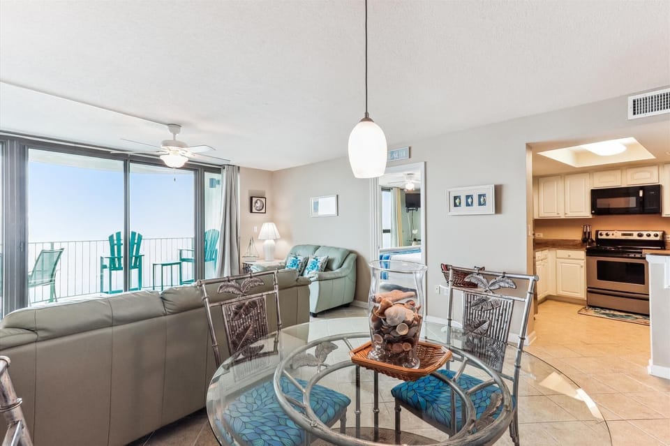 interior-dining area-_18a0730_011