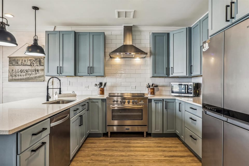 Sailmaker 1001 Kitchen