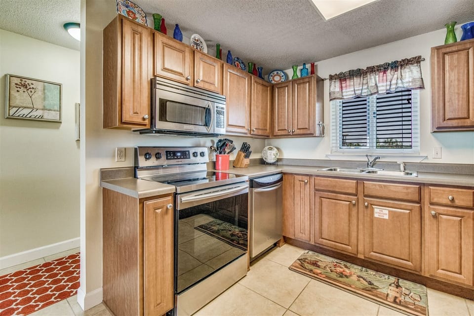 Sandy Key 334 Kitchen