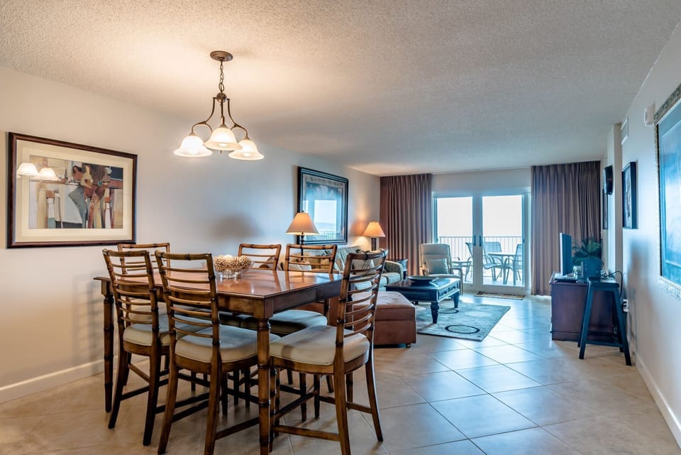 Sandy Key 336 Dining Room and Living Room