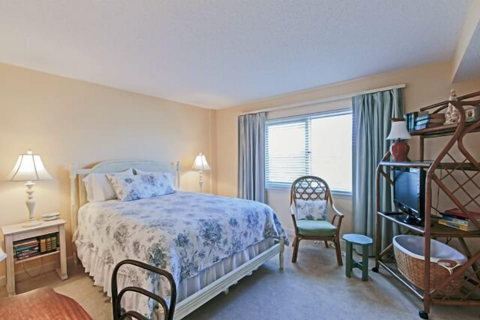 Sandy Key 338  Guest Bedroom #3 Queen Bed