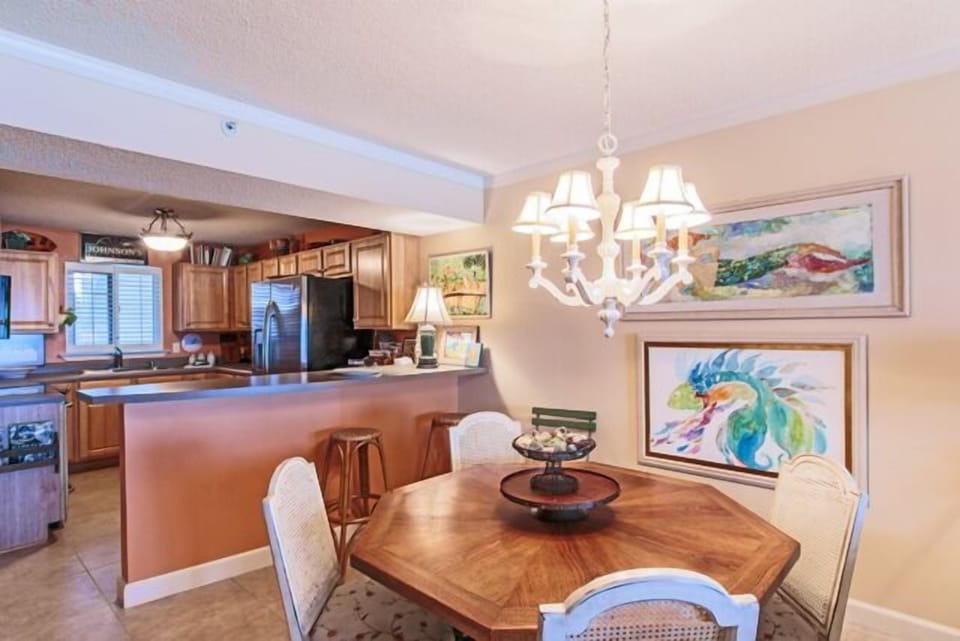 Sandy Key 338 Dining Room and Kitchen