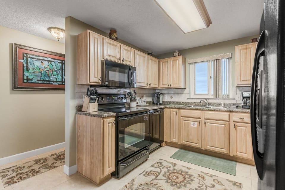 Sandy Key 826 Kitchen