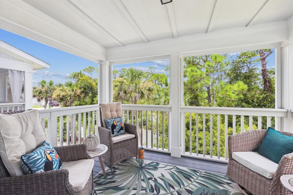 sealaviaexteriorporch218a9914
