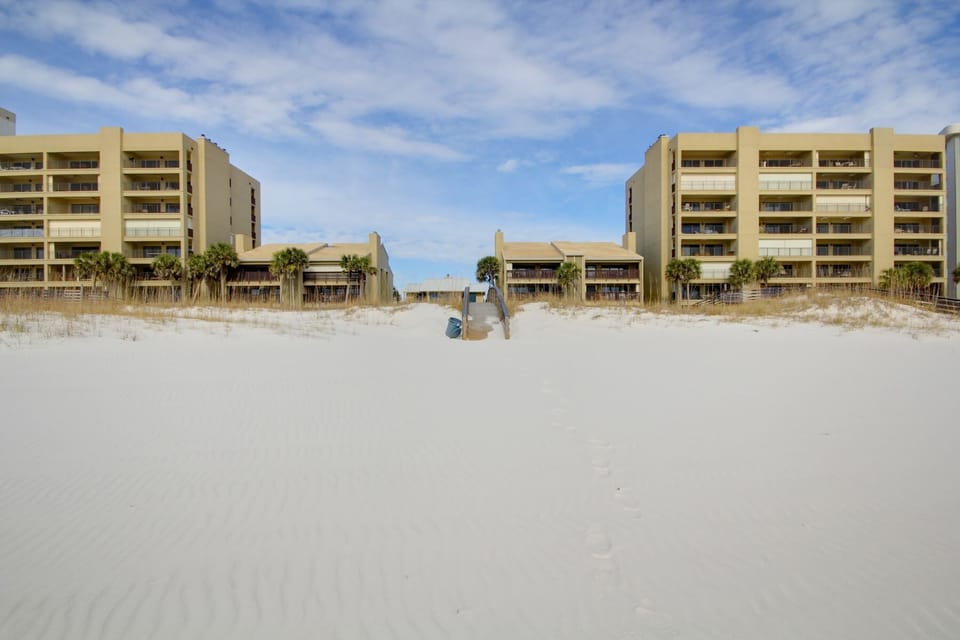 Shipwatch Surf And Yacht Club Beach Perdido Key