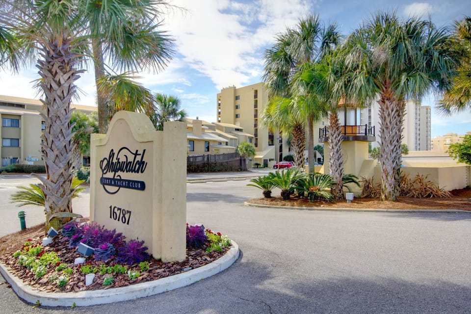 Shipwatch Surf And Yacht Club Entrance