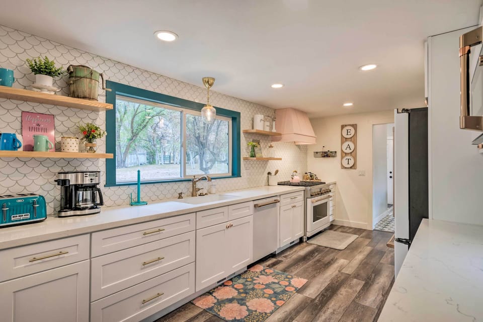 Kitchen | Main Level | Dishwasher | Crockpot | Coffee Maker | Cooking Basics