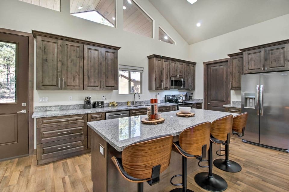 Kitchen | Dishware & Flatware | Drip Coffee Maker | Toaster
