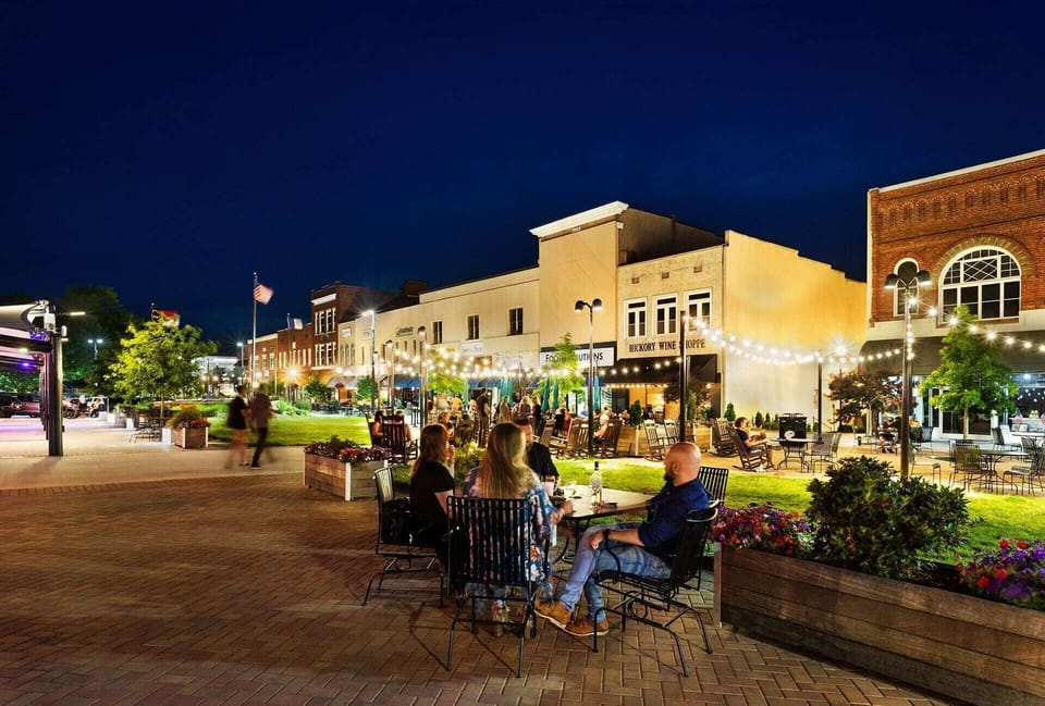 Union Square Hickory- 1 mile away!