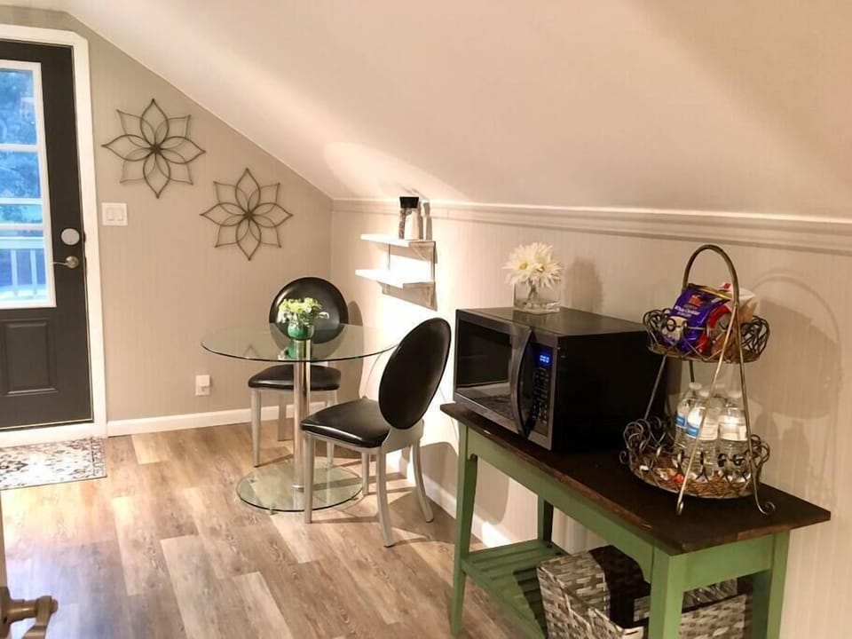 eat in kitchen with microwave for two