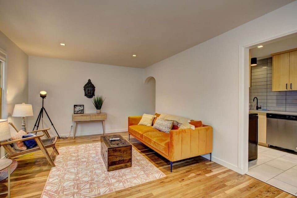 Luxurious Living room front entrance