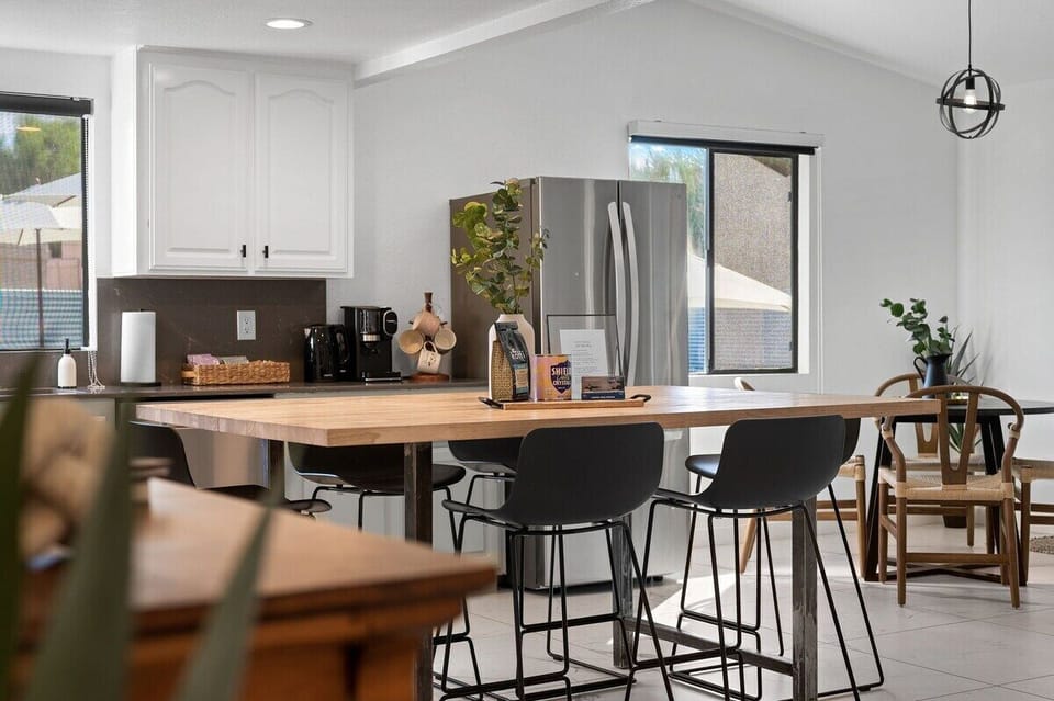 Local Palm Springs Koffi coffee bag and ingredients for your homemade local date shake, plus a fully stocked kitchen await!