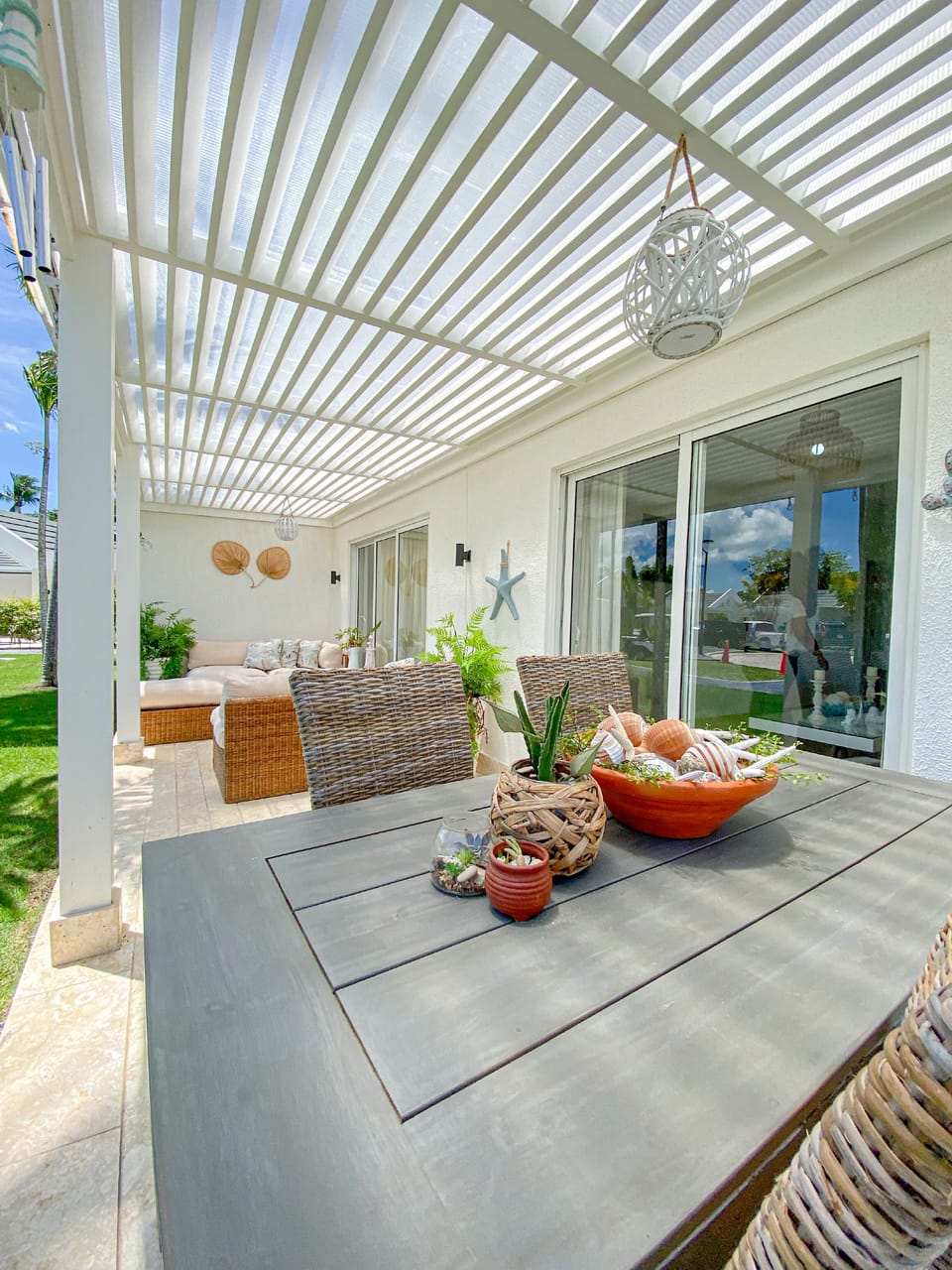 Outdoor dining